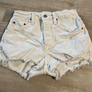 Levis White 501 Jean Short (Women’s size 25)